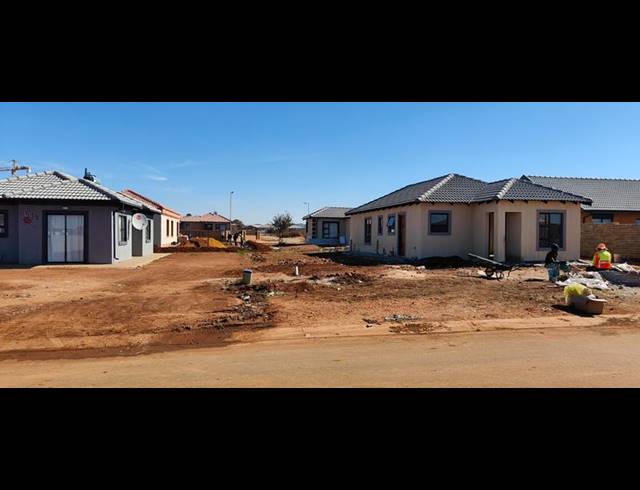 3 BEDROOM HOUSE FOR SALE IN LENASIA SOUTH